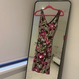 Nicole Miller Artelier Ruched Floral midi dress size P